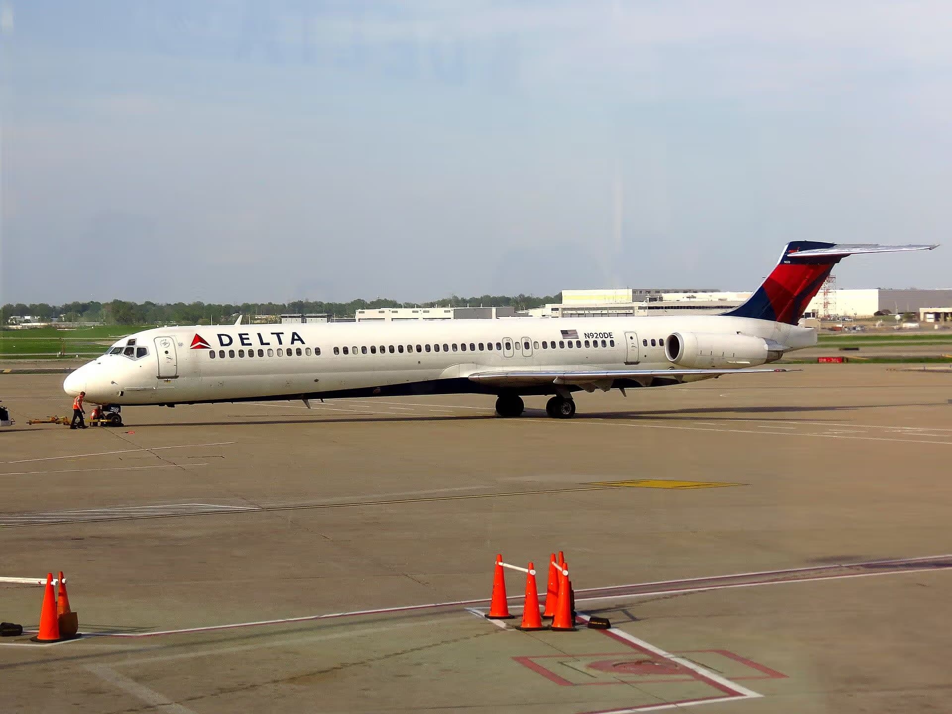 N920DE — Aircraft