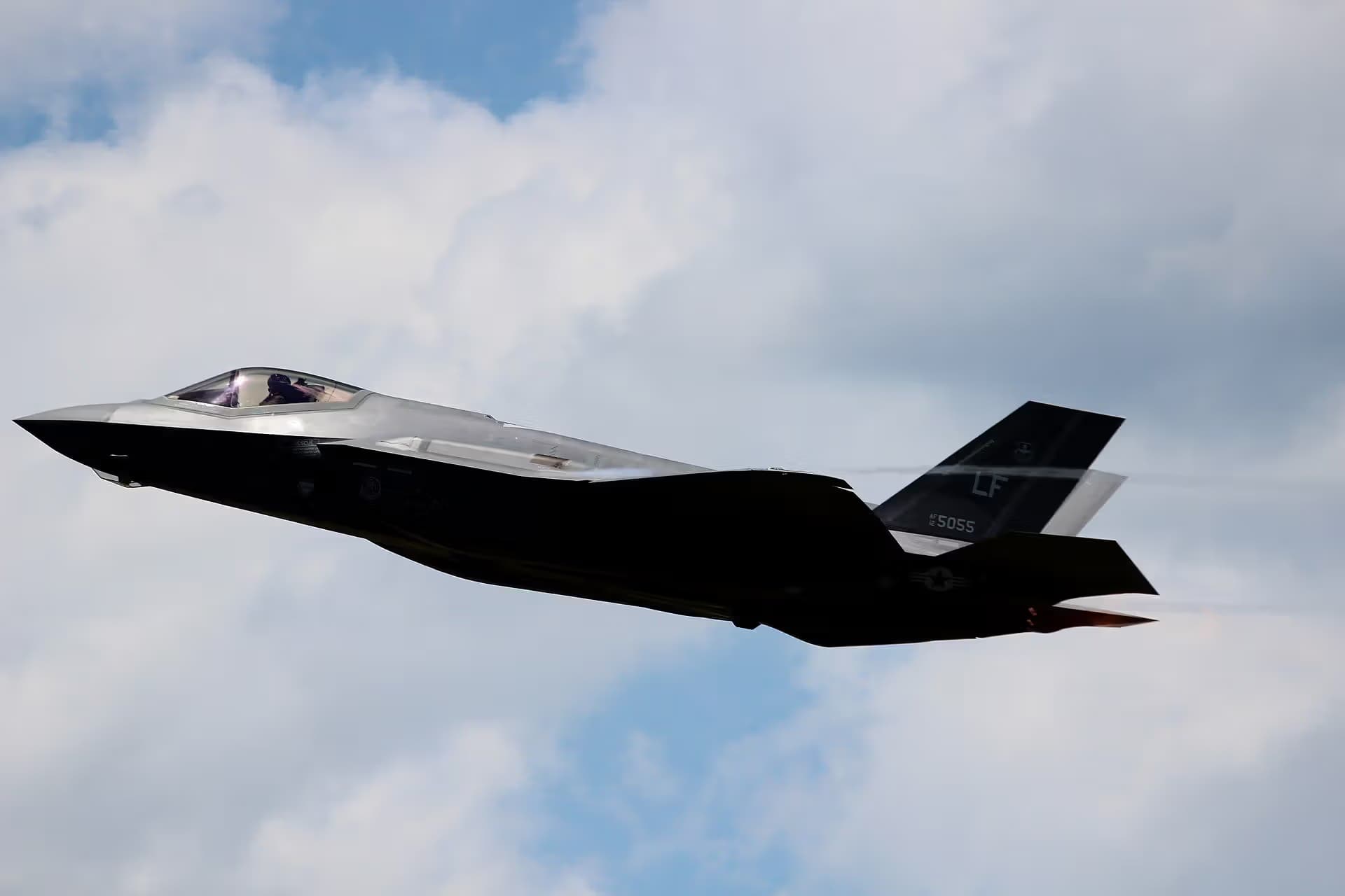 Unidentified — Lockheed
