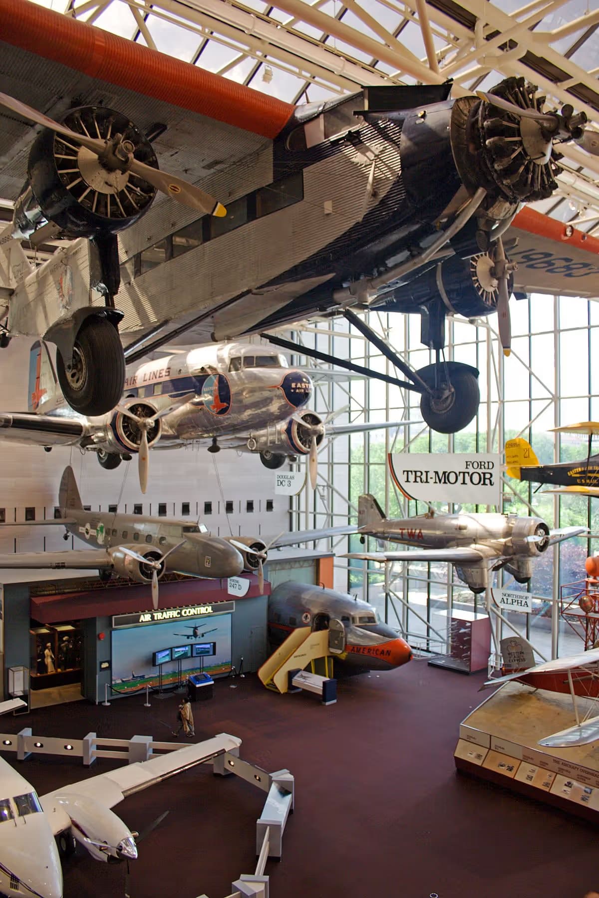Unidentified — Twin-engine aircraft
