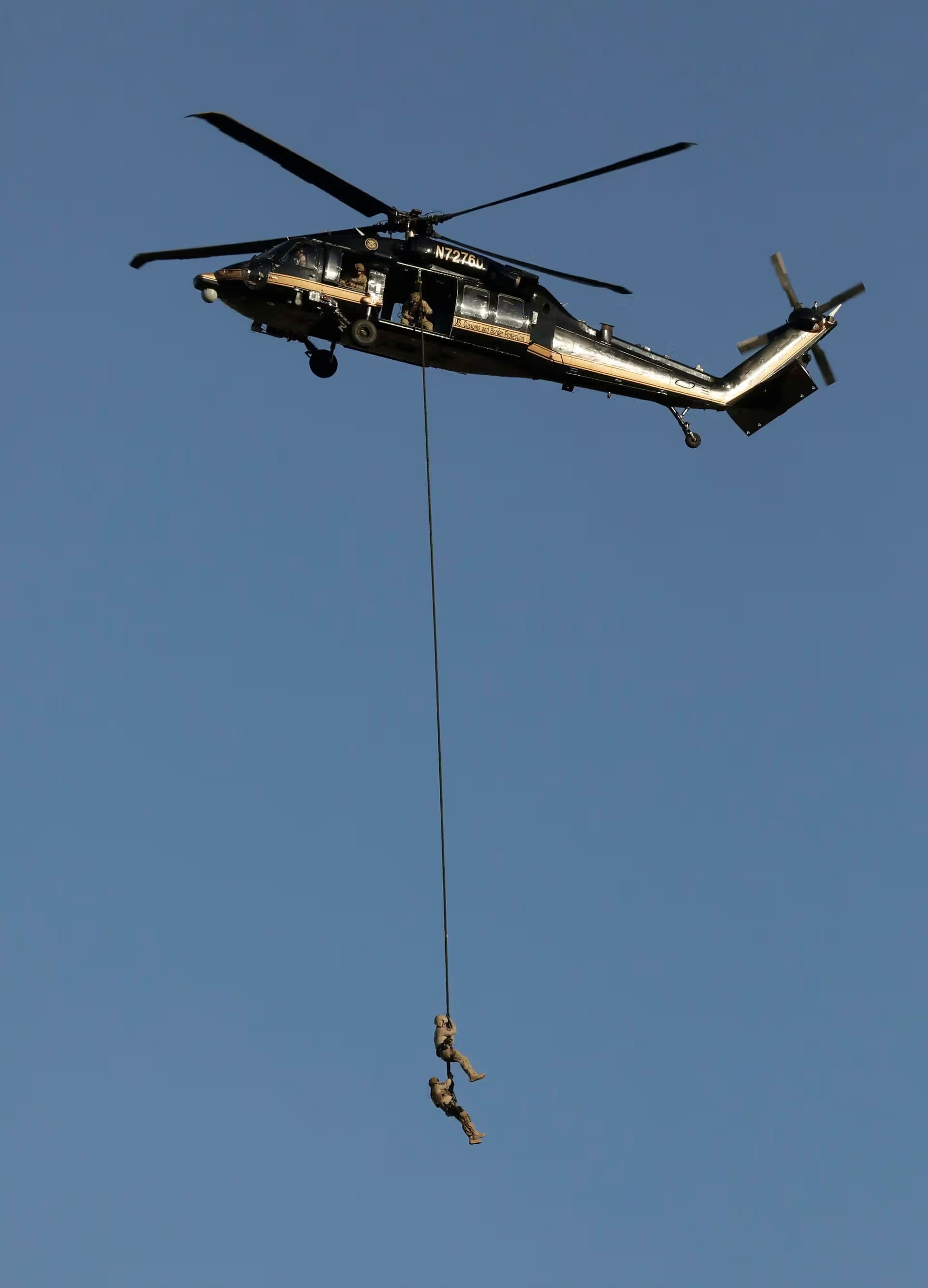 N72760 — Helicopter