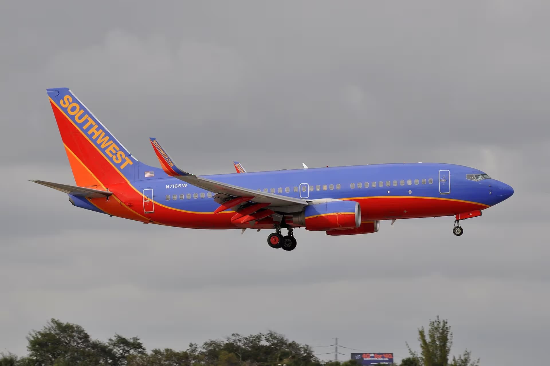 N716SW — Boeing