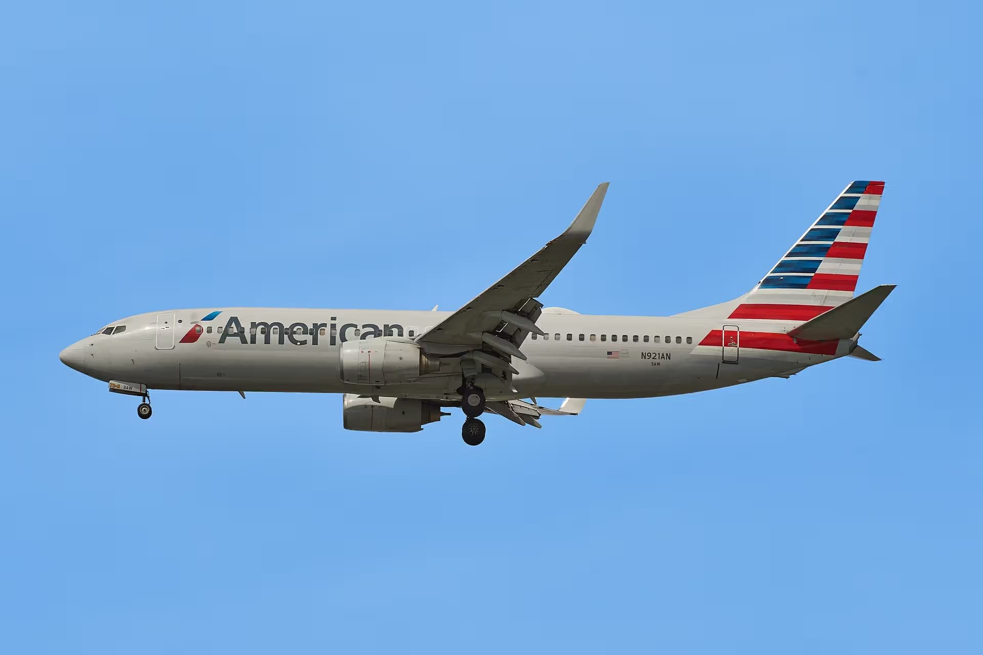 N921AN — Twin-engine aircraft
