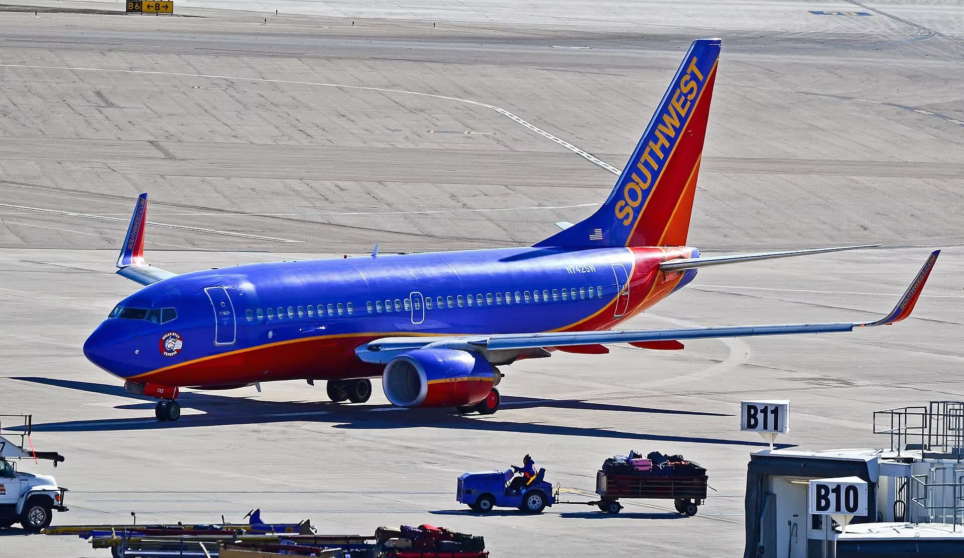 N742SW — Boeing