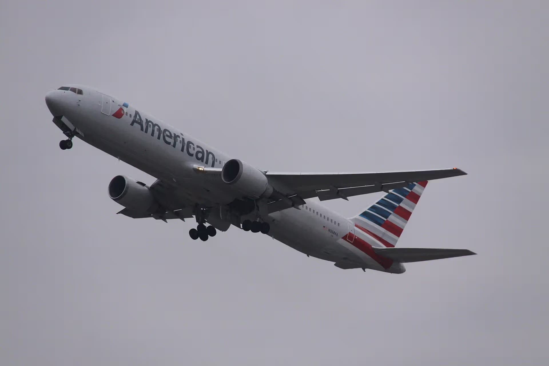 N368AA — Twin-engine aircraft