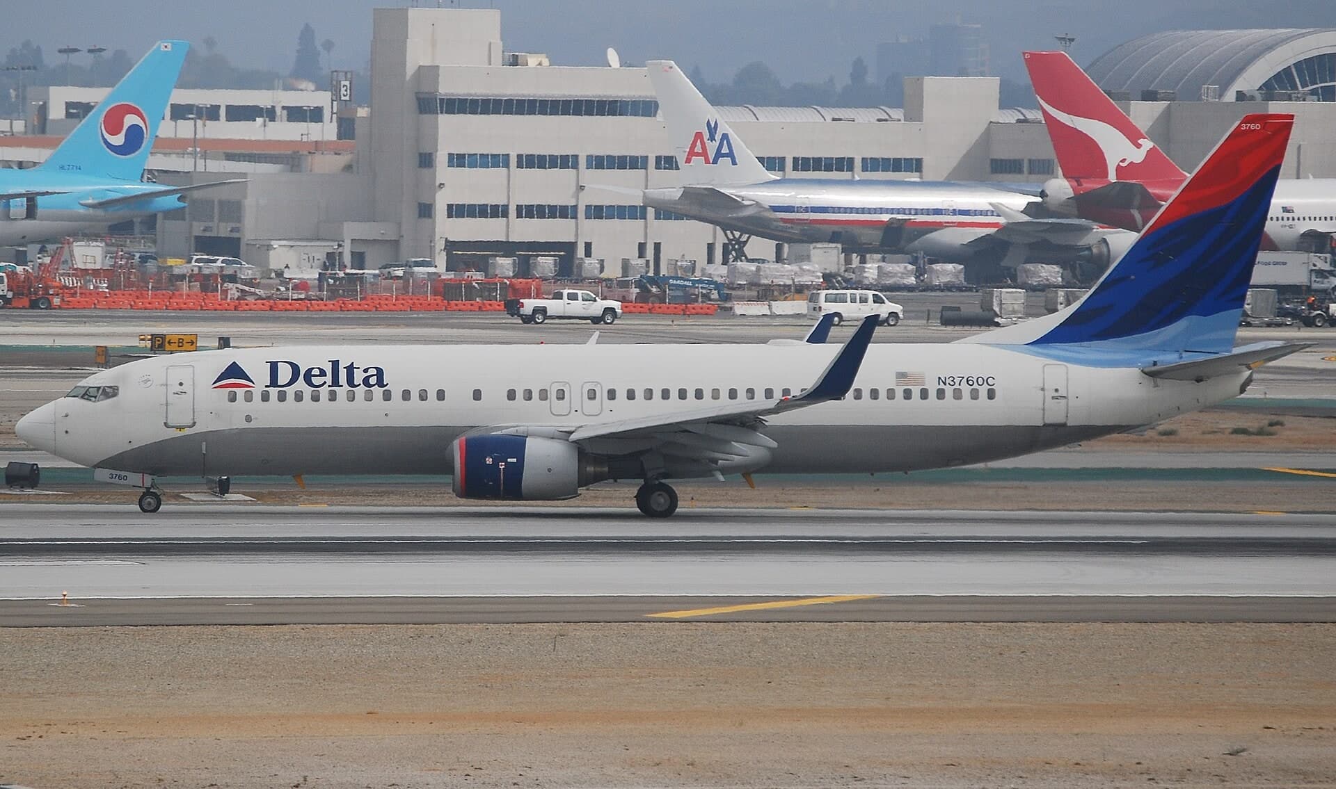 N3760C — Twin-engine aircraft