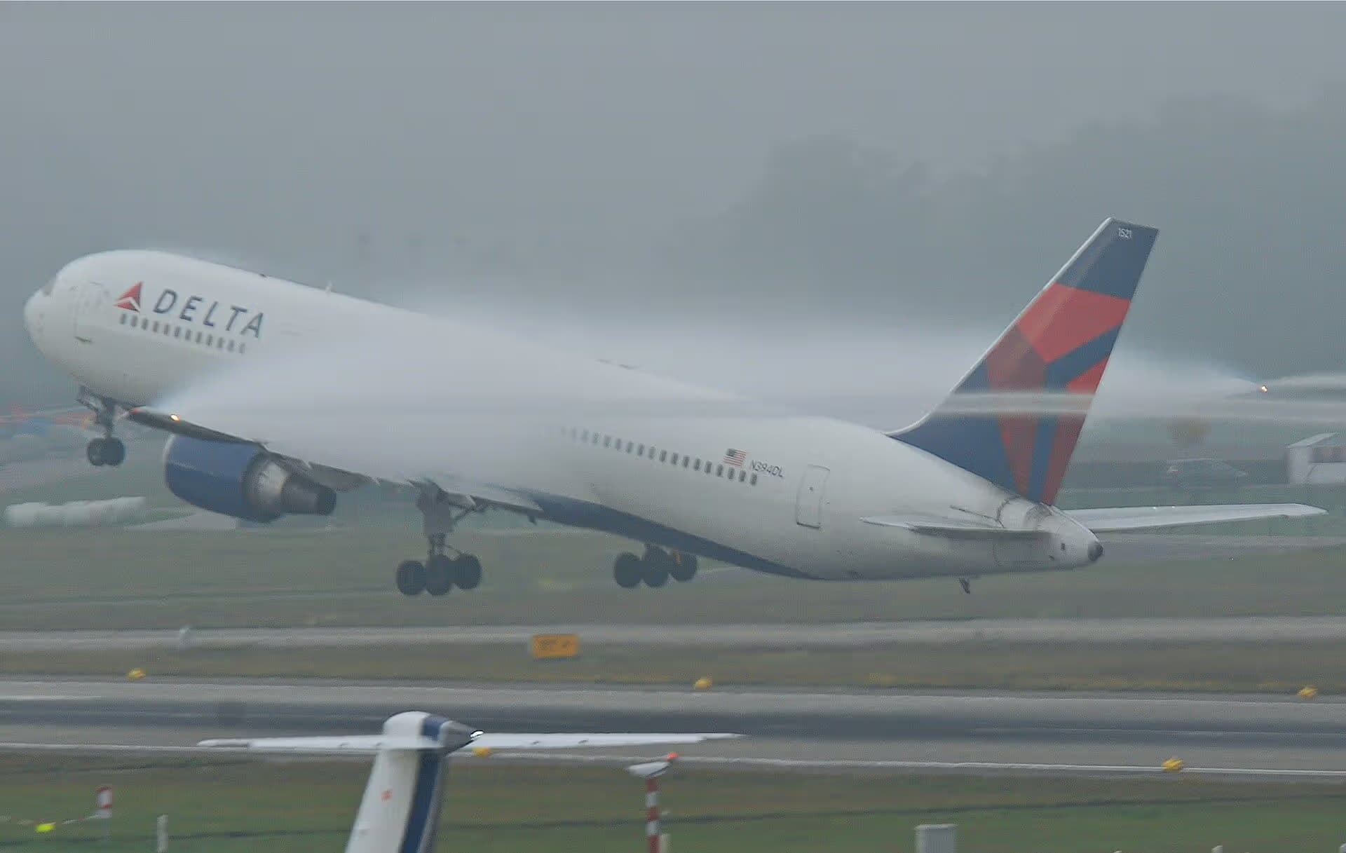 N394DL — Boeing