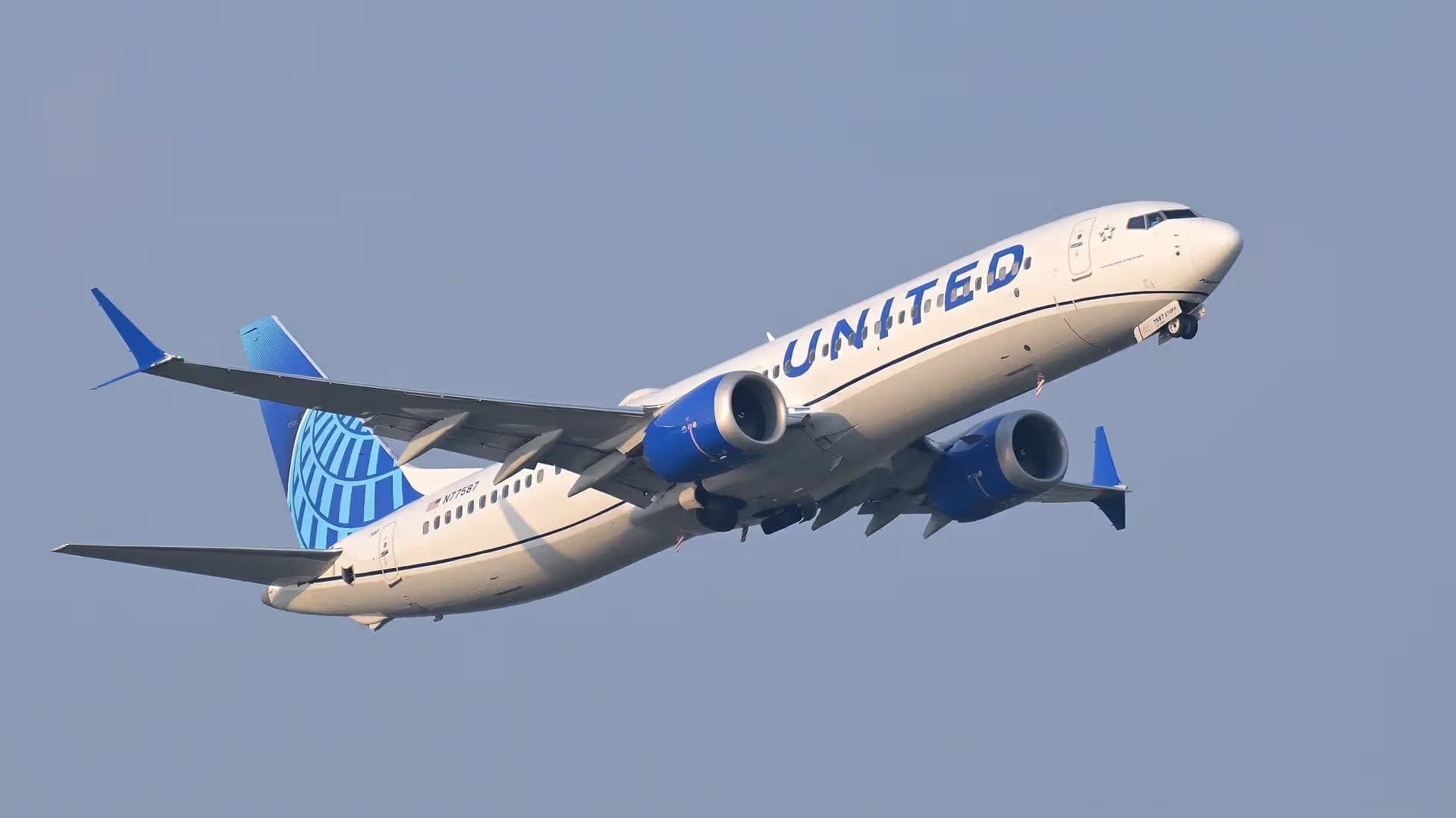 N77587 — Boeing
