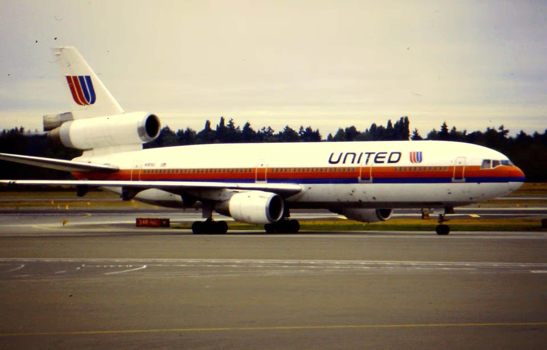N1835U — Aircraft