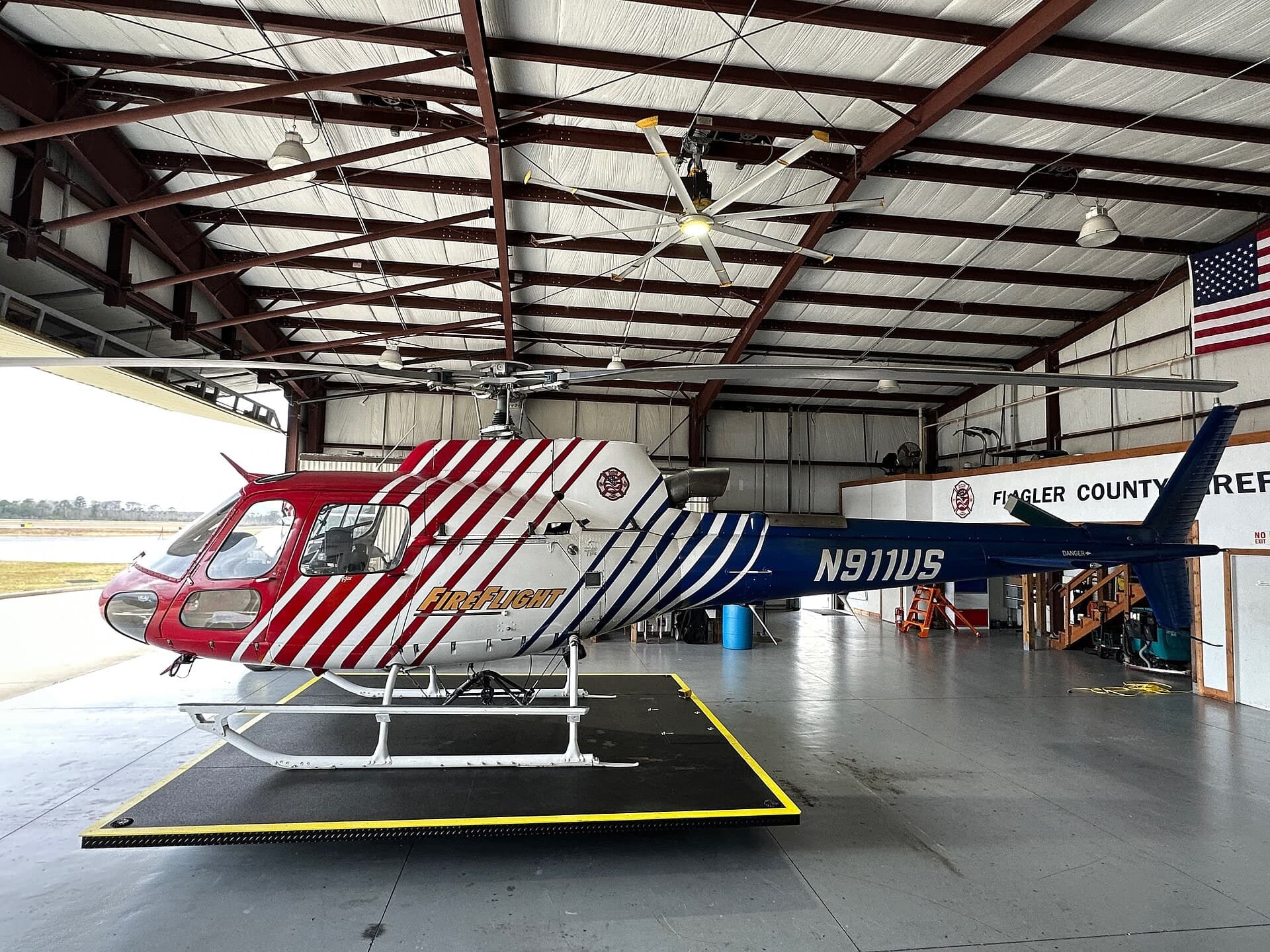 N911US — Helicopter