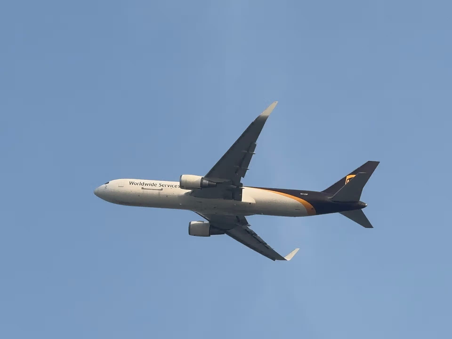 N312UP — Twin-engine aircraft at Singapore Changi Airport