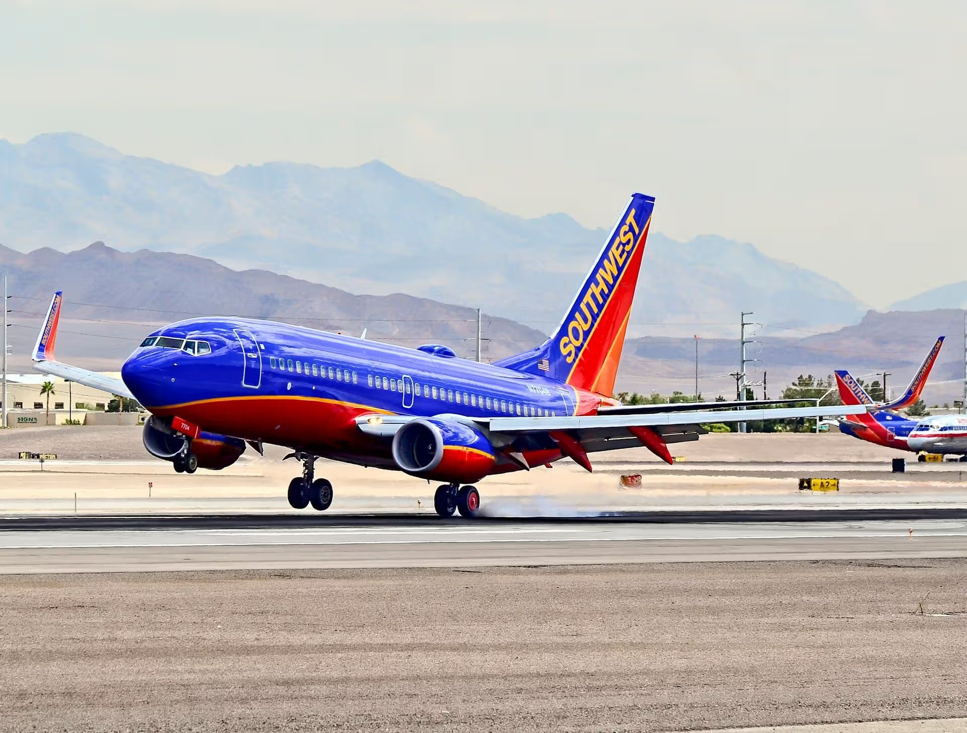 N7704B — Boeing