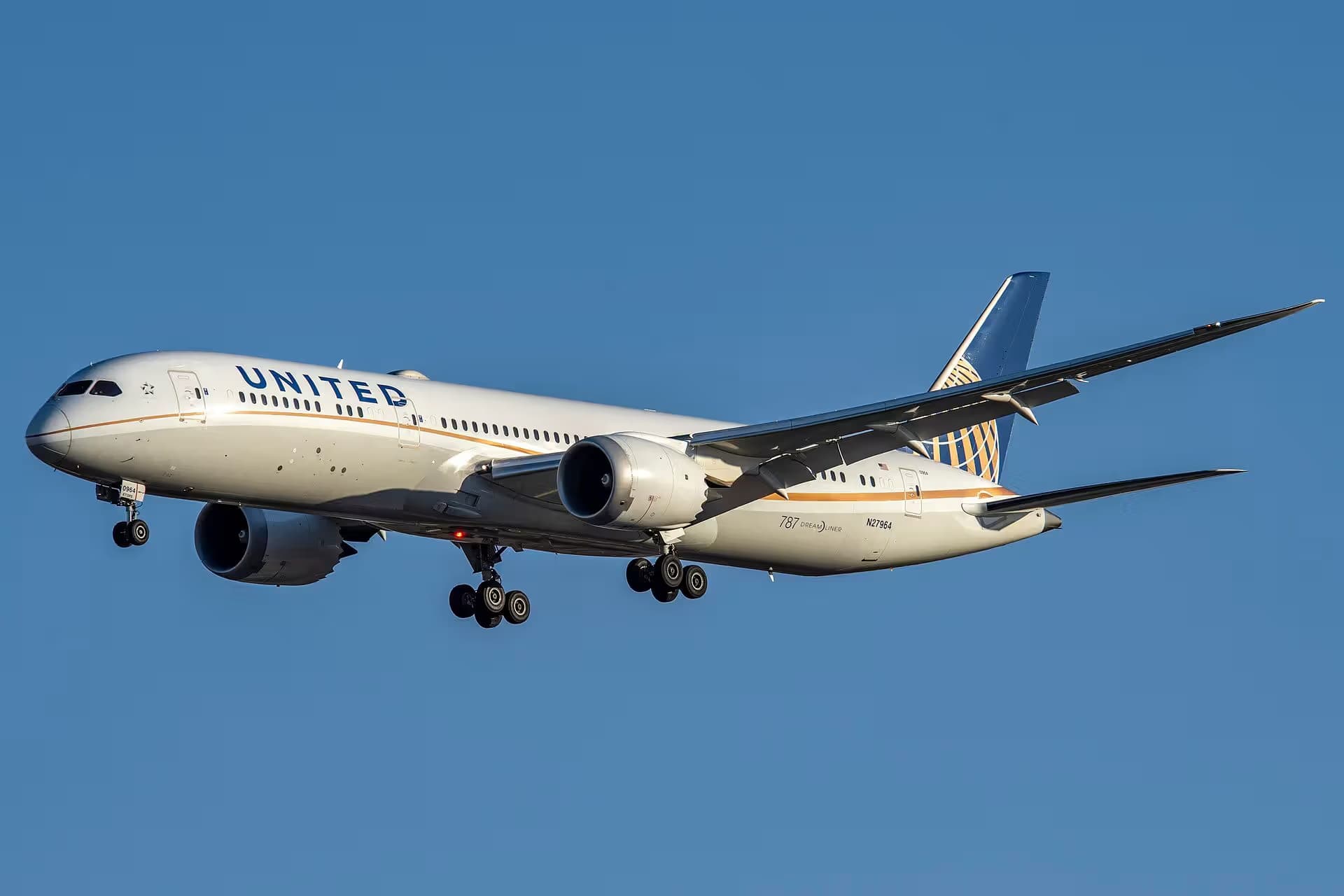 N27964 — Twin-engine aircraft