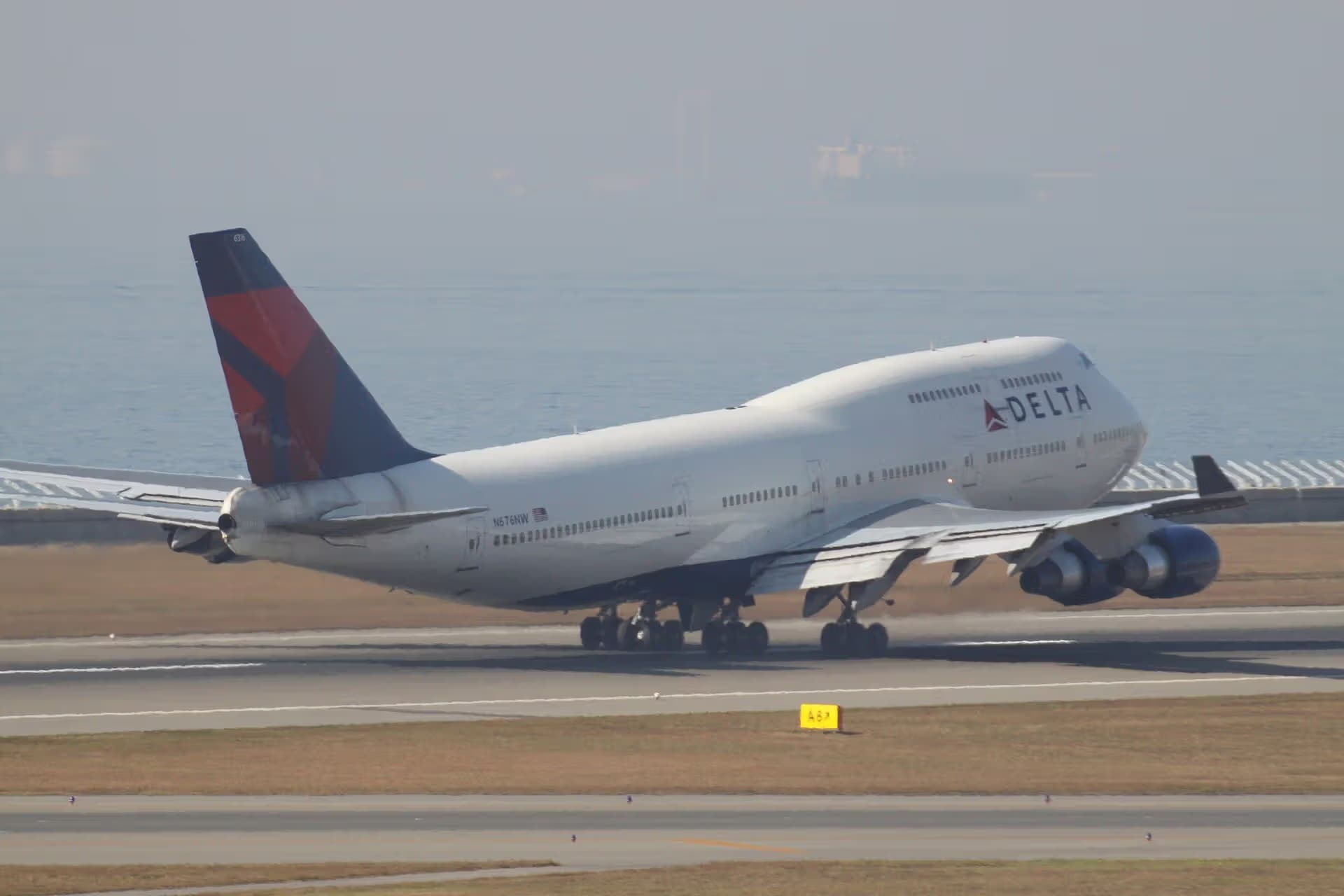 N676NW — Boeing