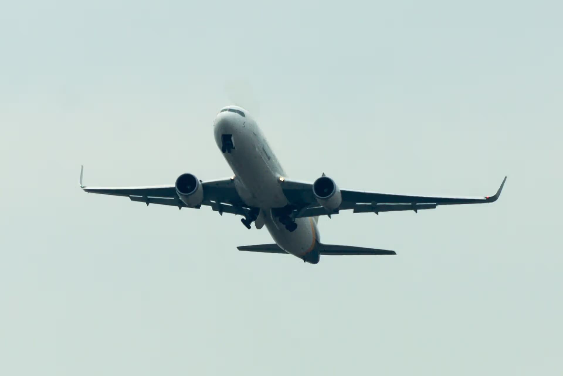 N351UP — Twin-engine aircraft