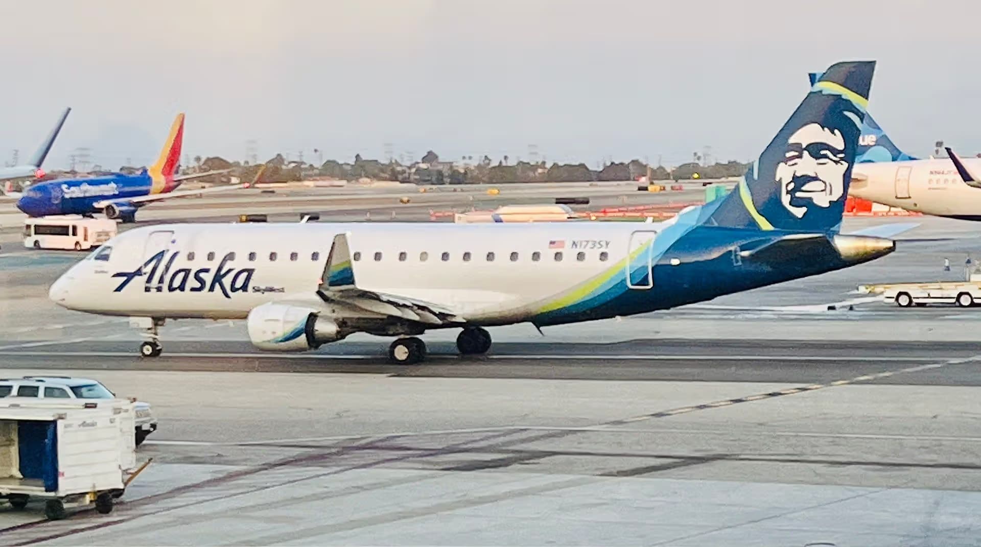 N173SY — Embraer at Los Angeles International Airport