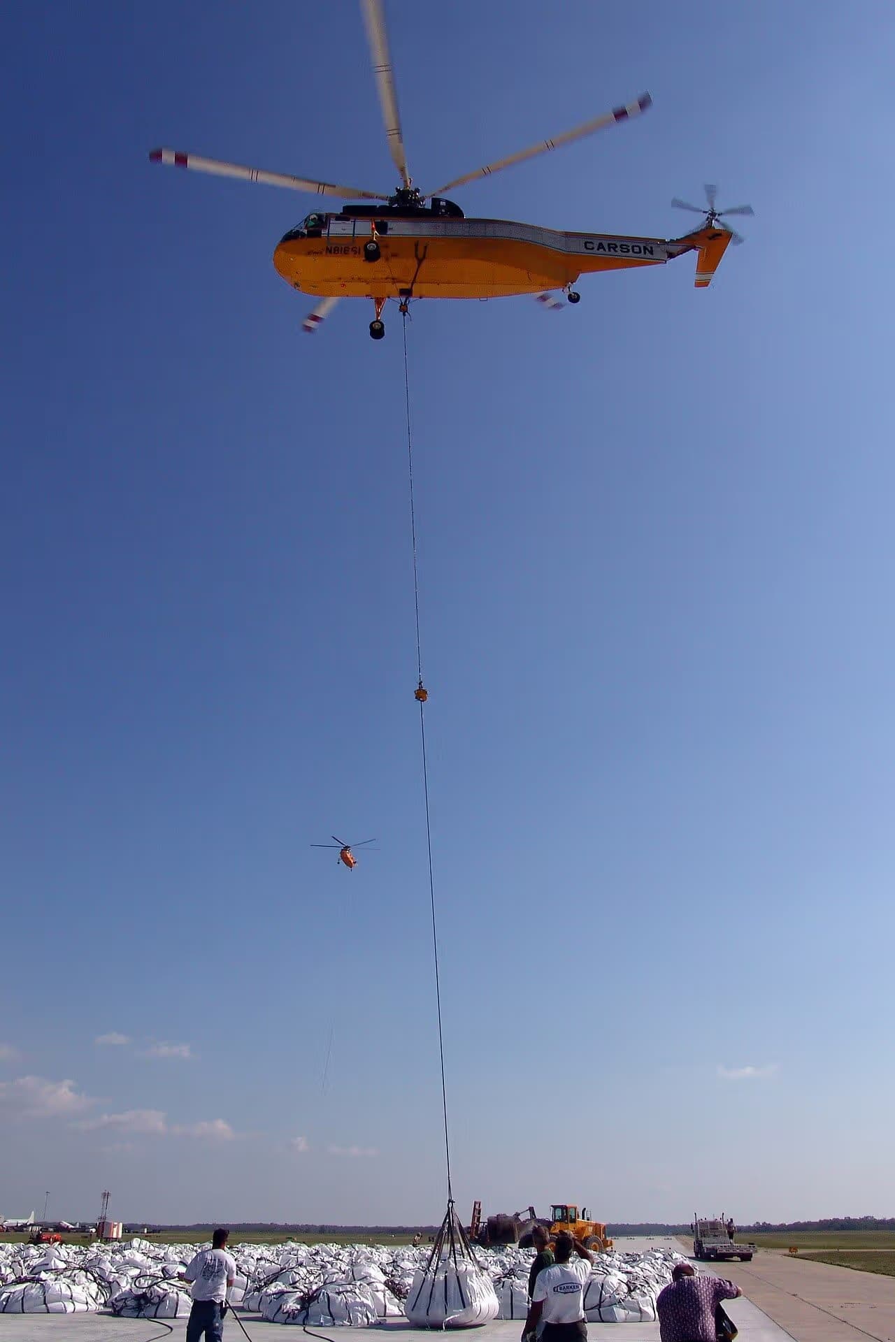 N81661 — Helicopter