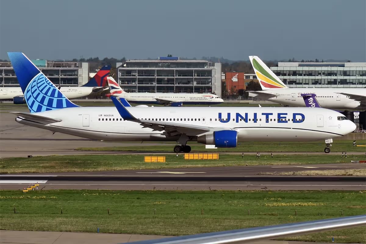 N665UA — Boeing