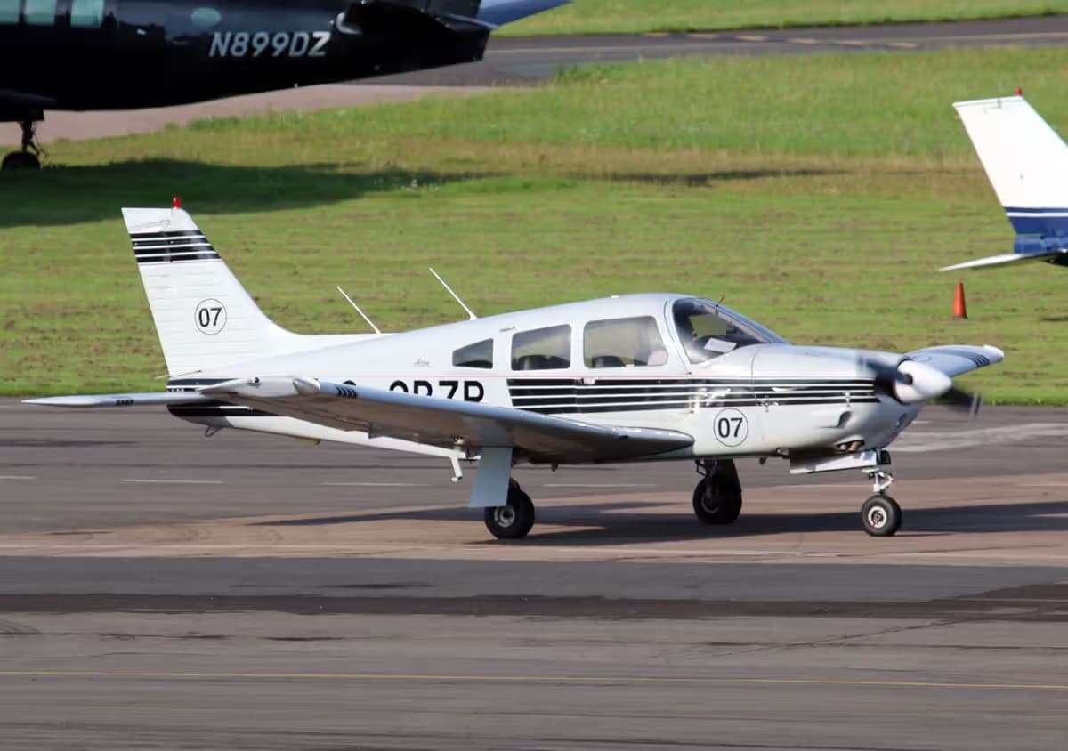 G-CBZR — Piper
