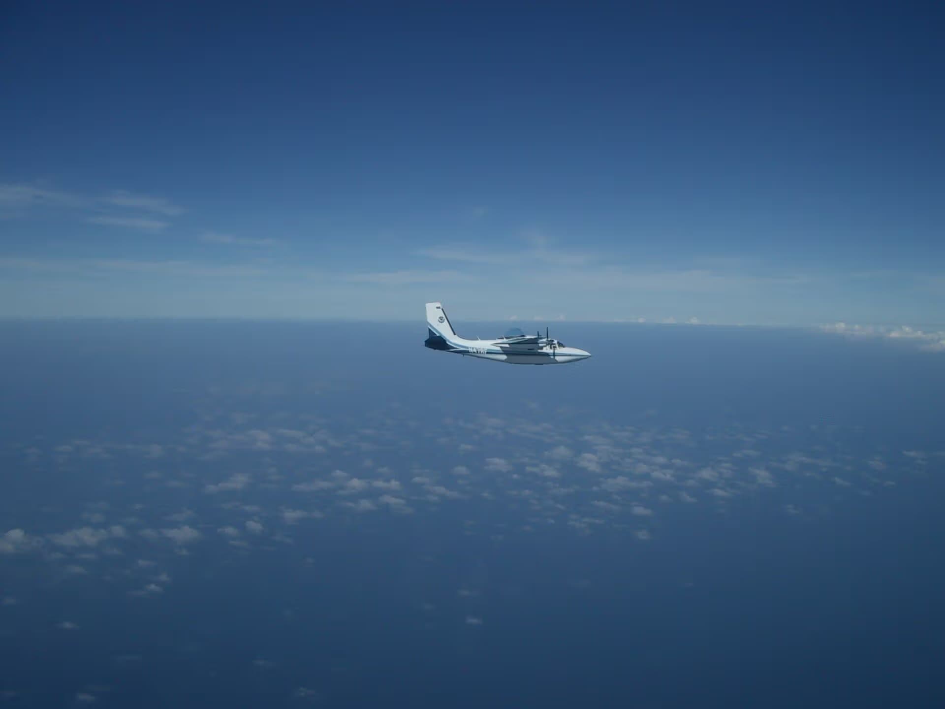 N47RF — De Havilland