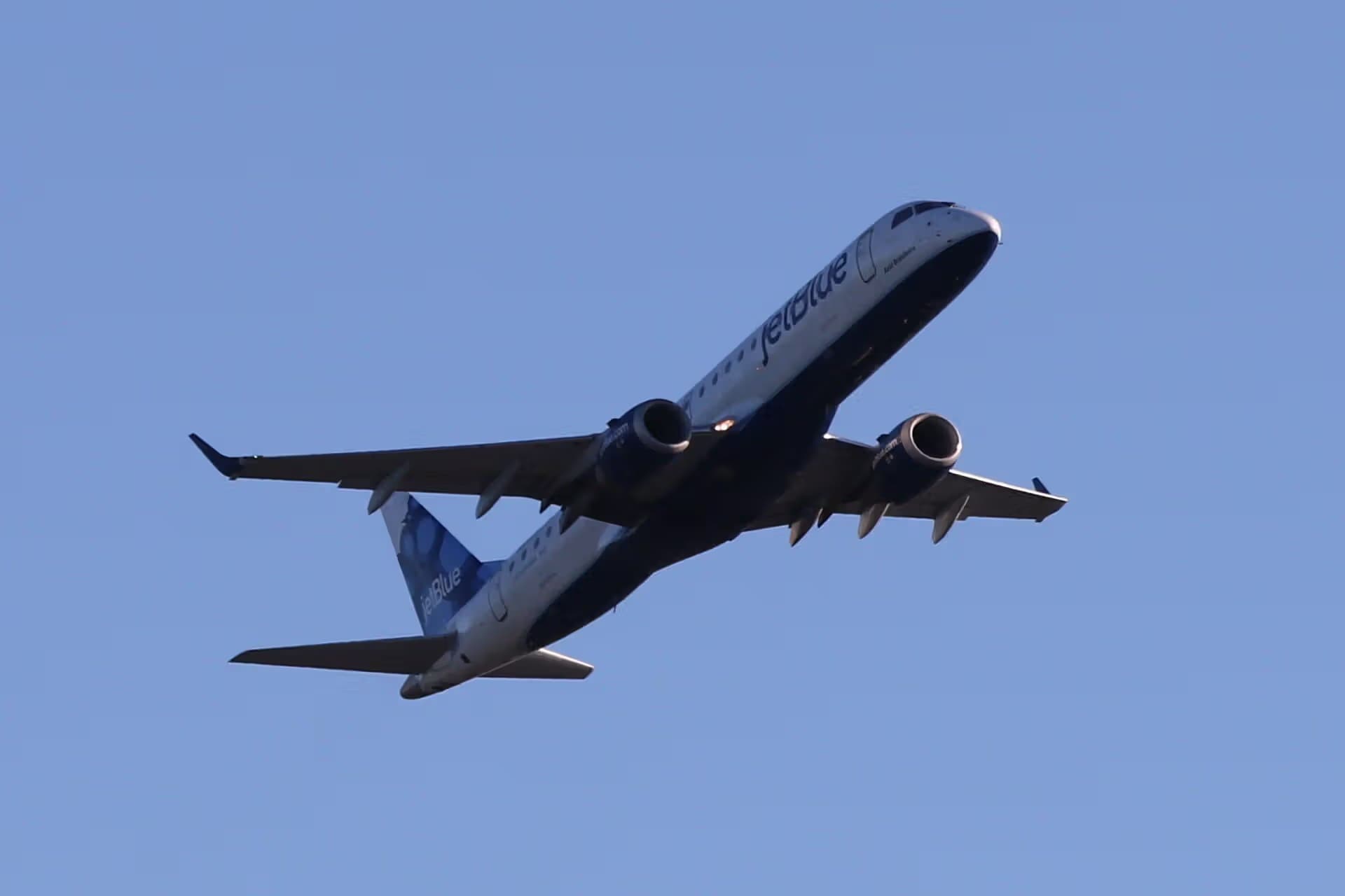 N183JB — Twin-engine aircraft