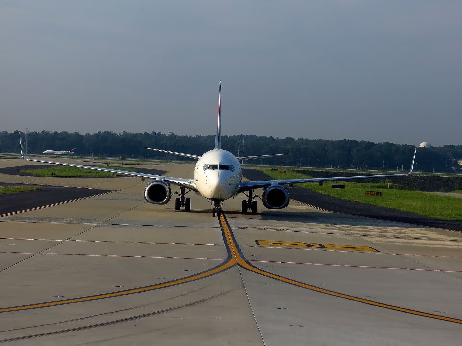N390DA — Twin-engine aircraft
