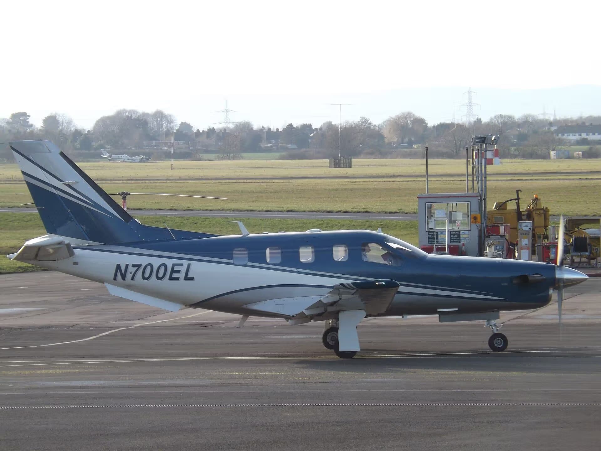 N700EL — Single-engine aircraft
