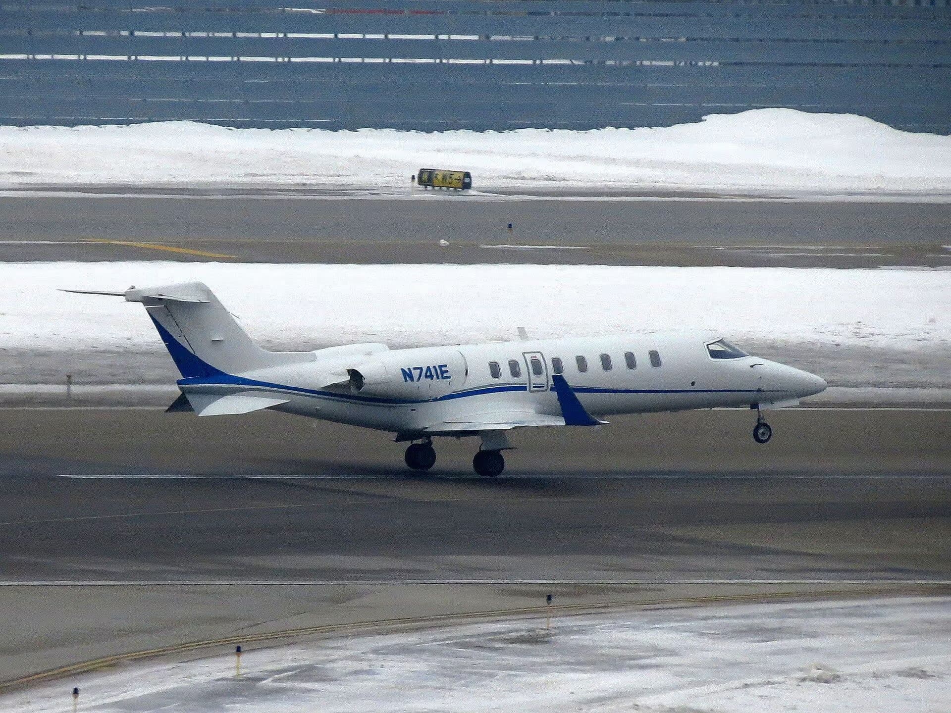 N741E — Business jet