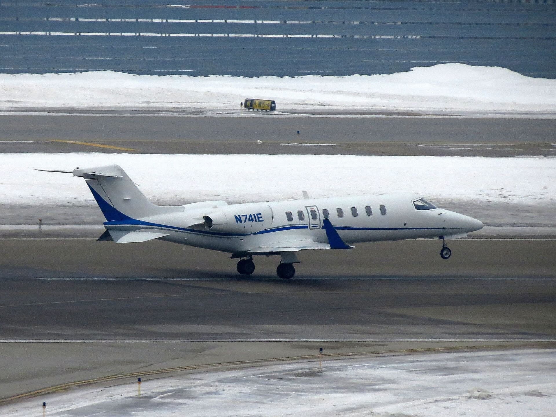 N741E — Business jet