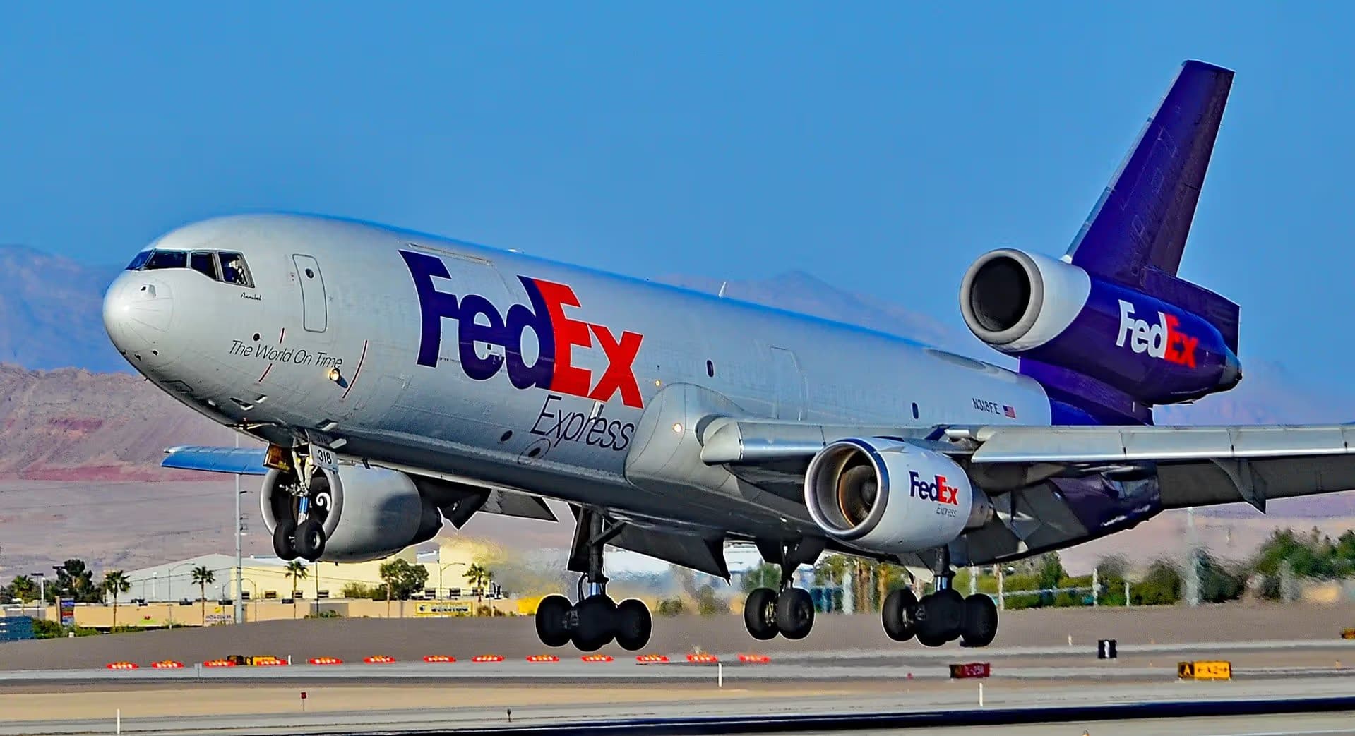 N318FE — Douglas