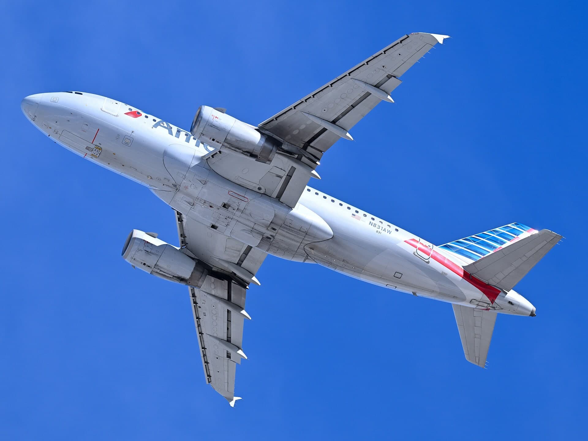 N831AW — Twin-engine aircraft