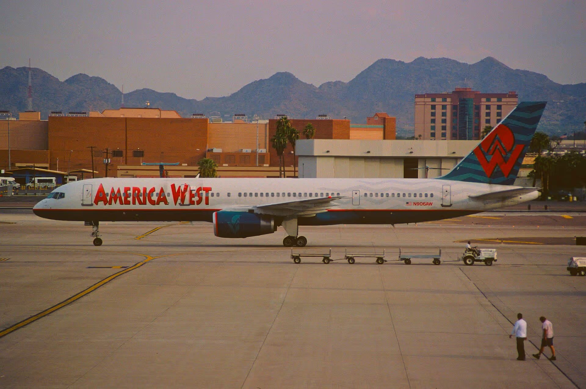 N906AW — Aircraft