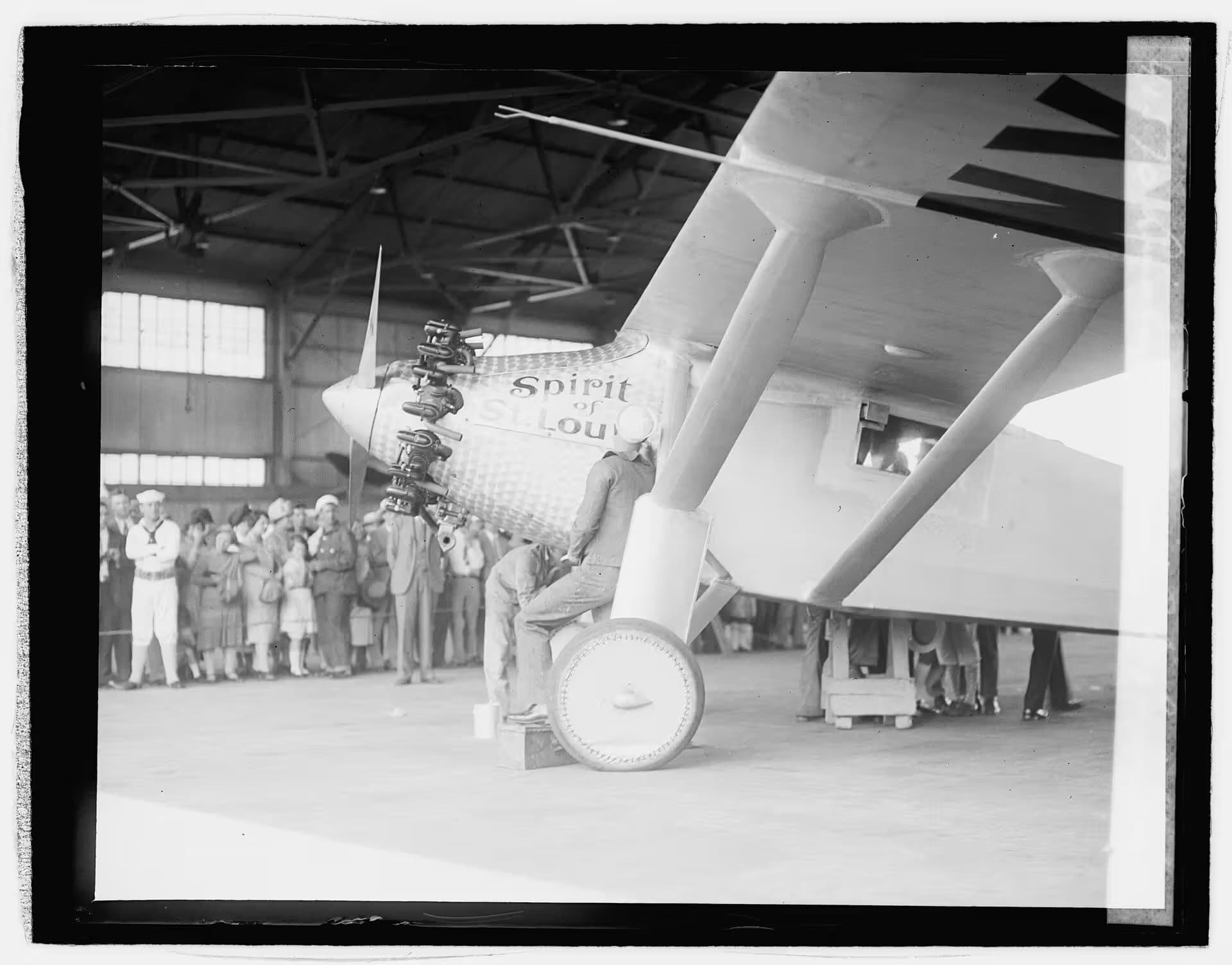 Unidentified — Single-engine aircraft