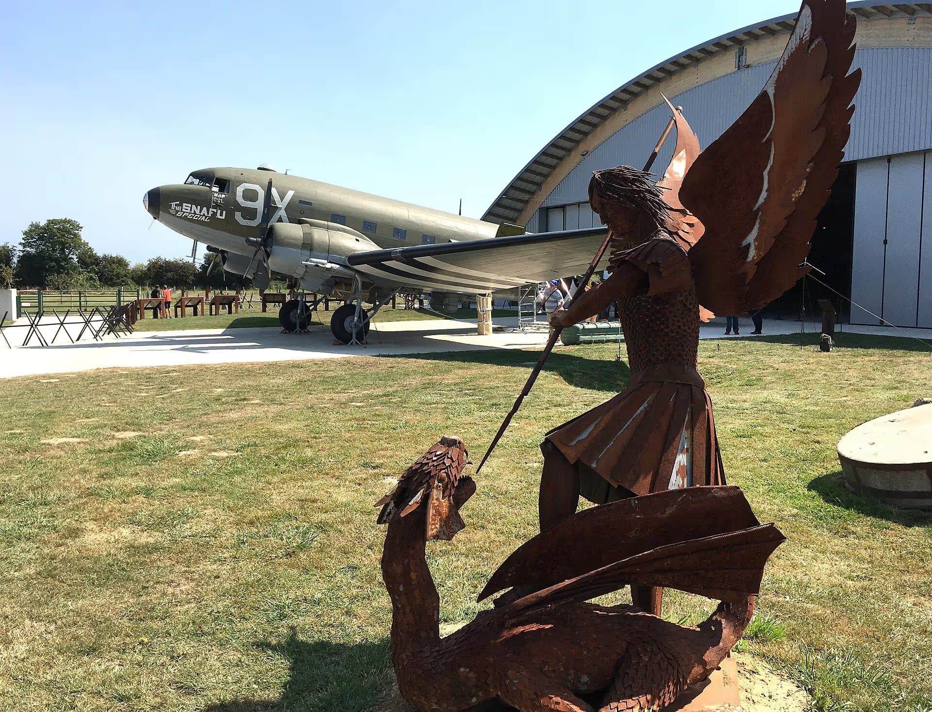 Unidentified — Twin-engine aircraft