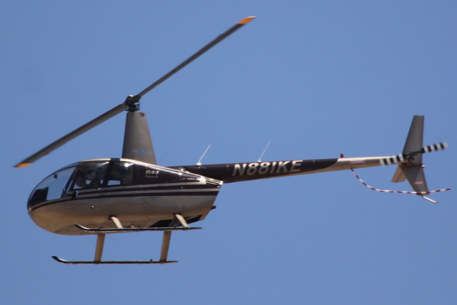 N881KE — Robinson