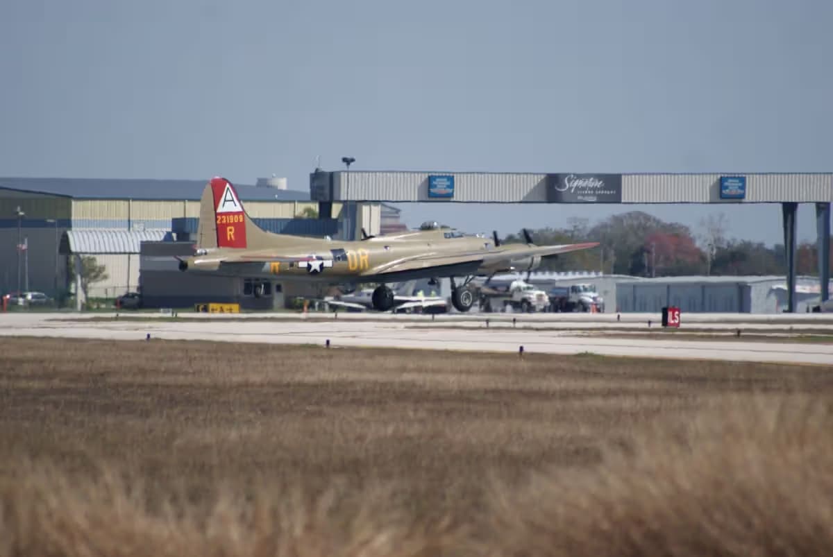 Unidentified — Aircraft