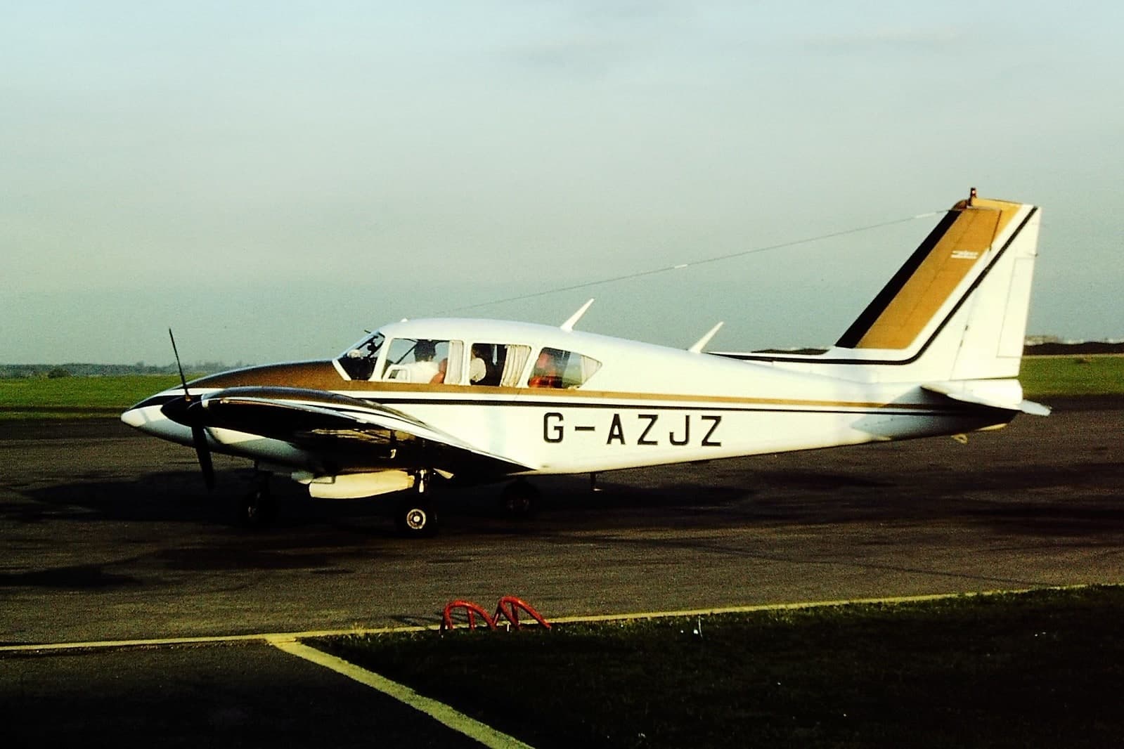 G-AZJZ — Twin-engine aircraft
