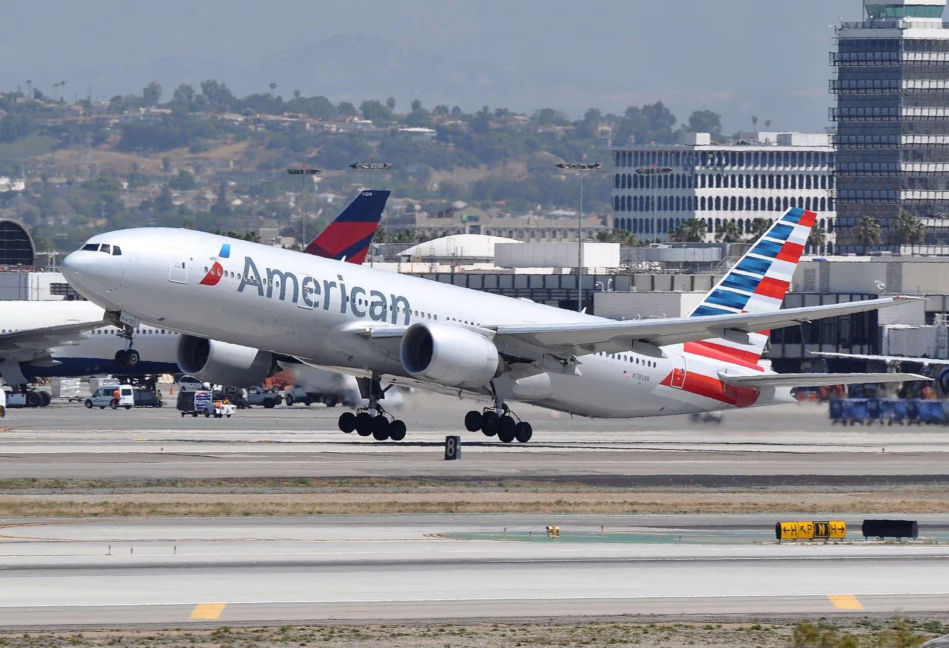 N780AN — Twin-engine aircraft