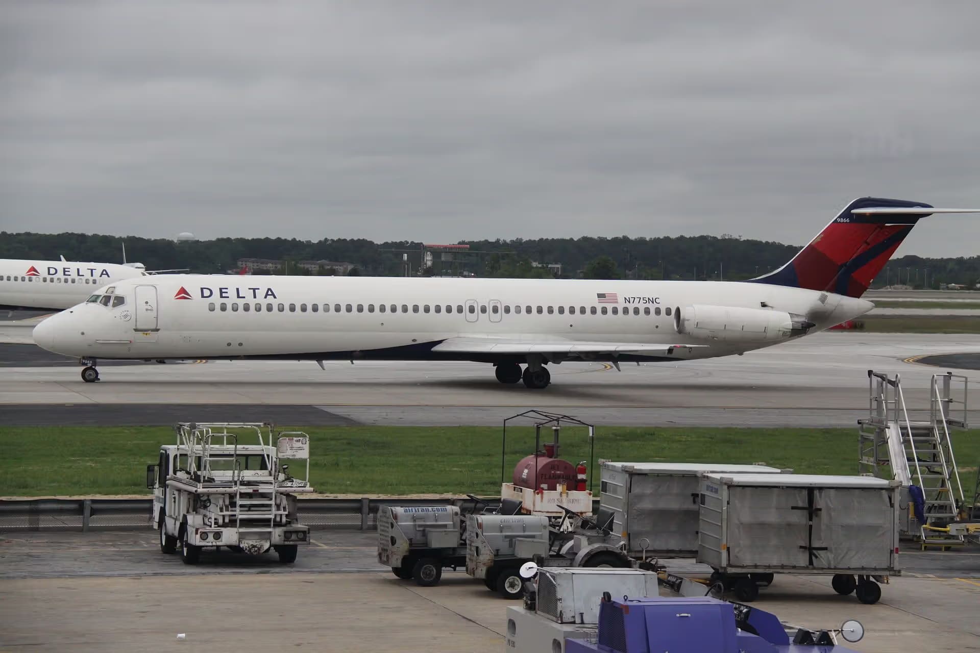 N775NC — Douglas