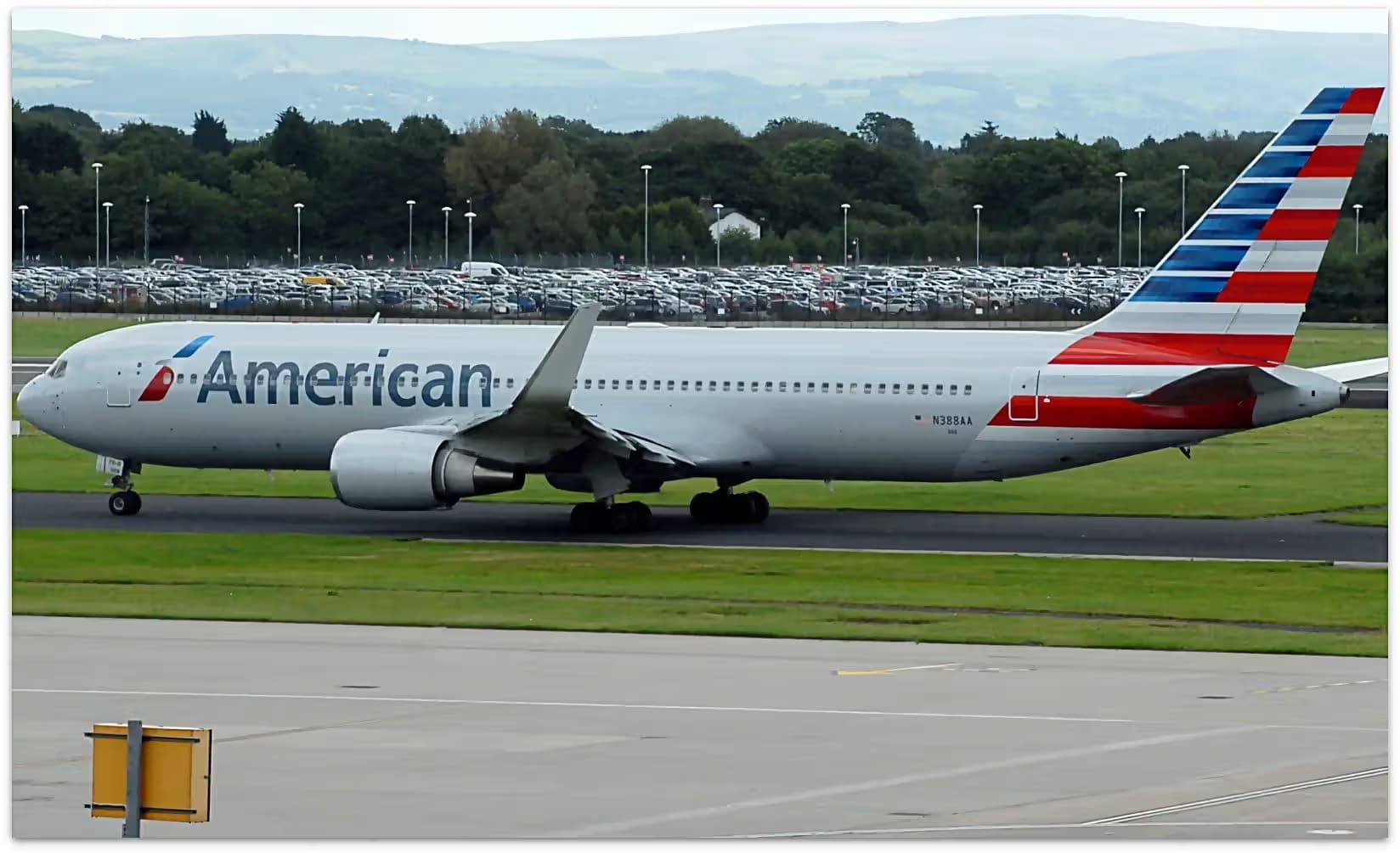 N388AA — Twin-engine aircraft