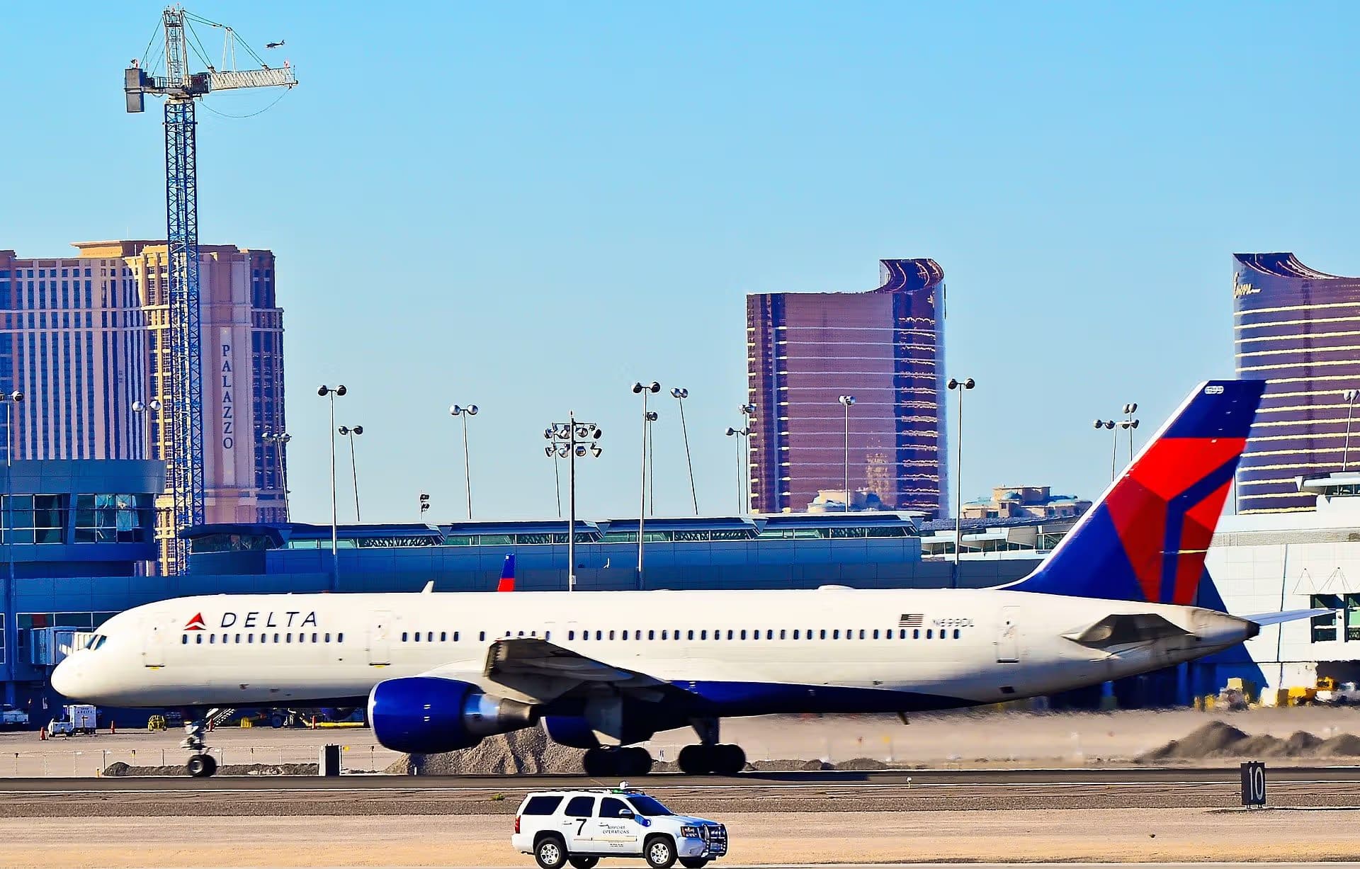 N699DL — Boeing