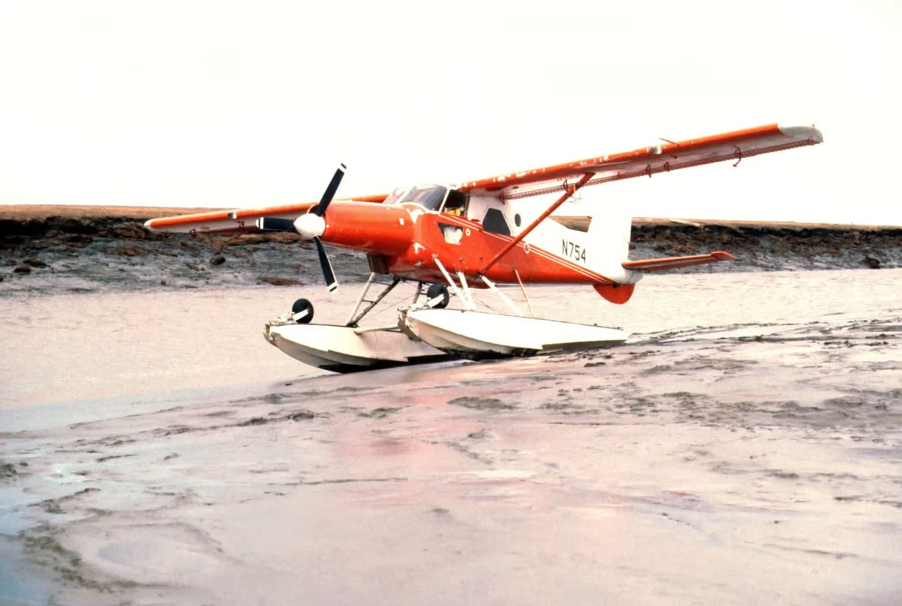 N754 — Floatplane
