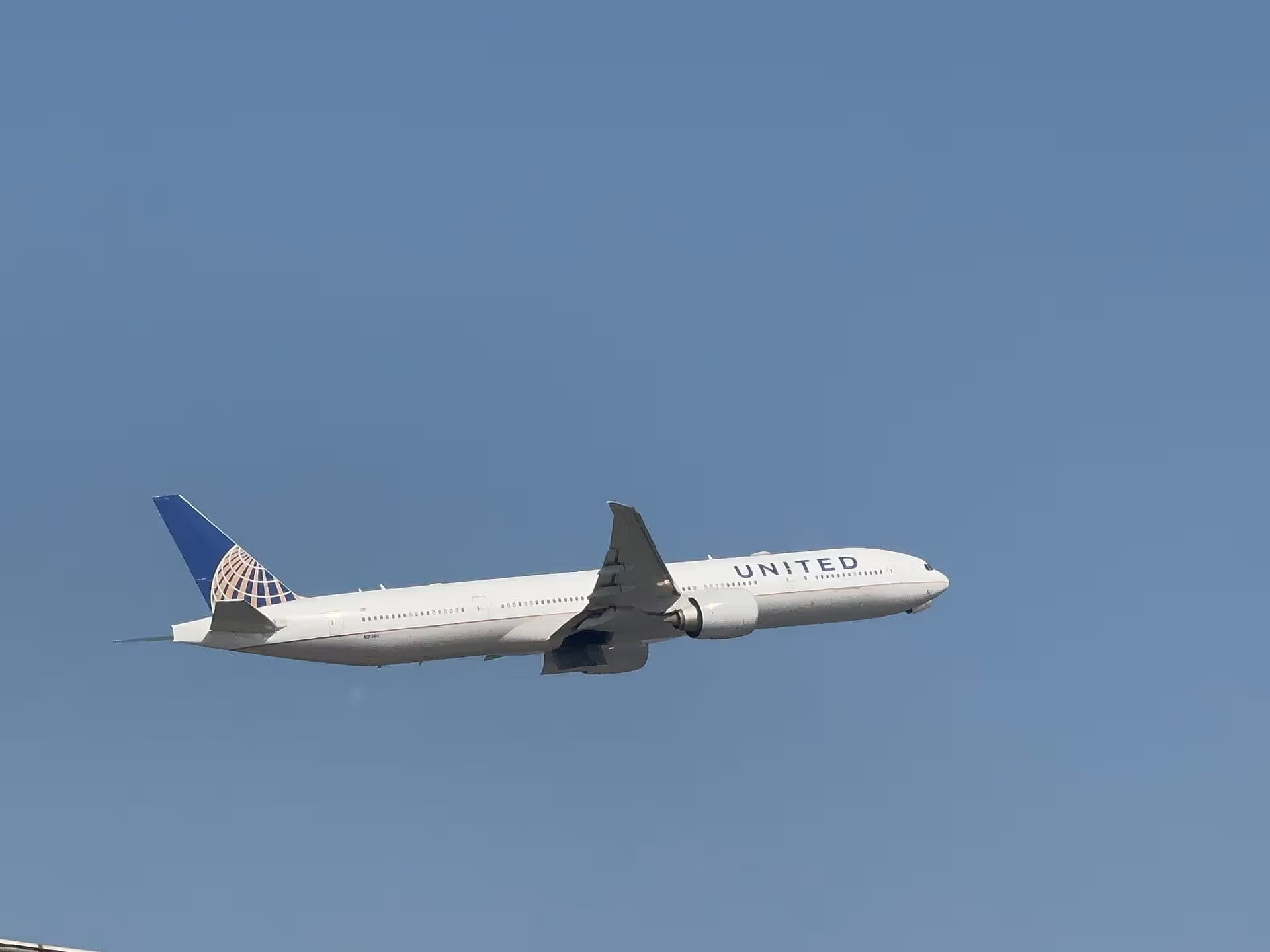 N2136U — Boeing