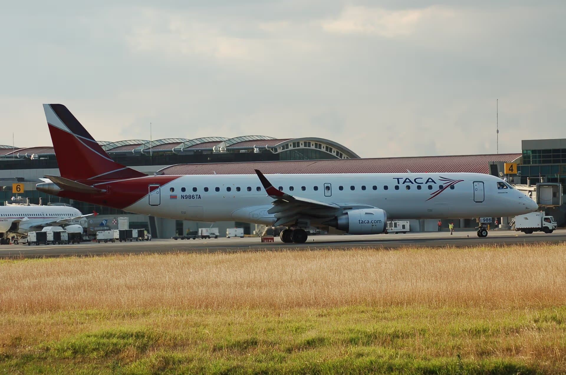 N986TA — Twin-engine aircraft