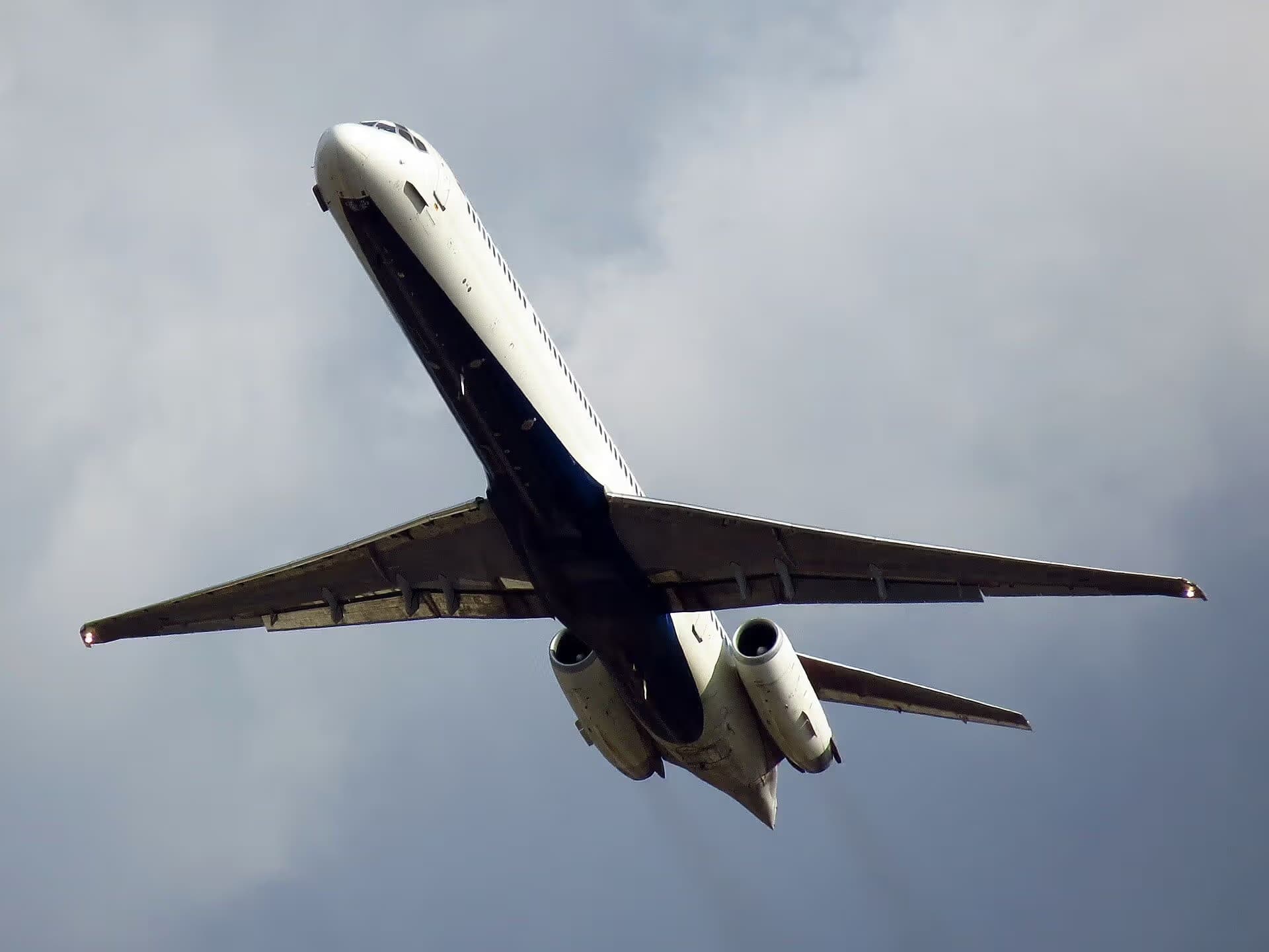 N934DL — Business jet