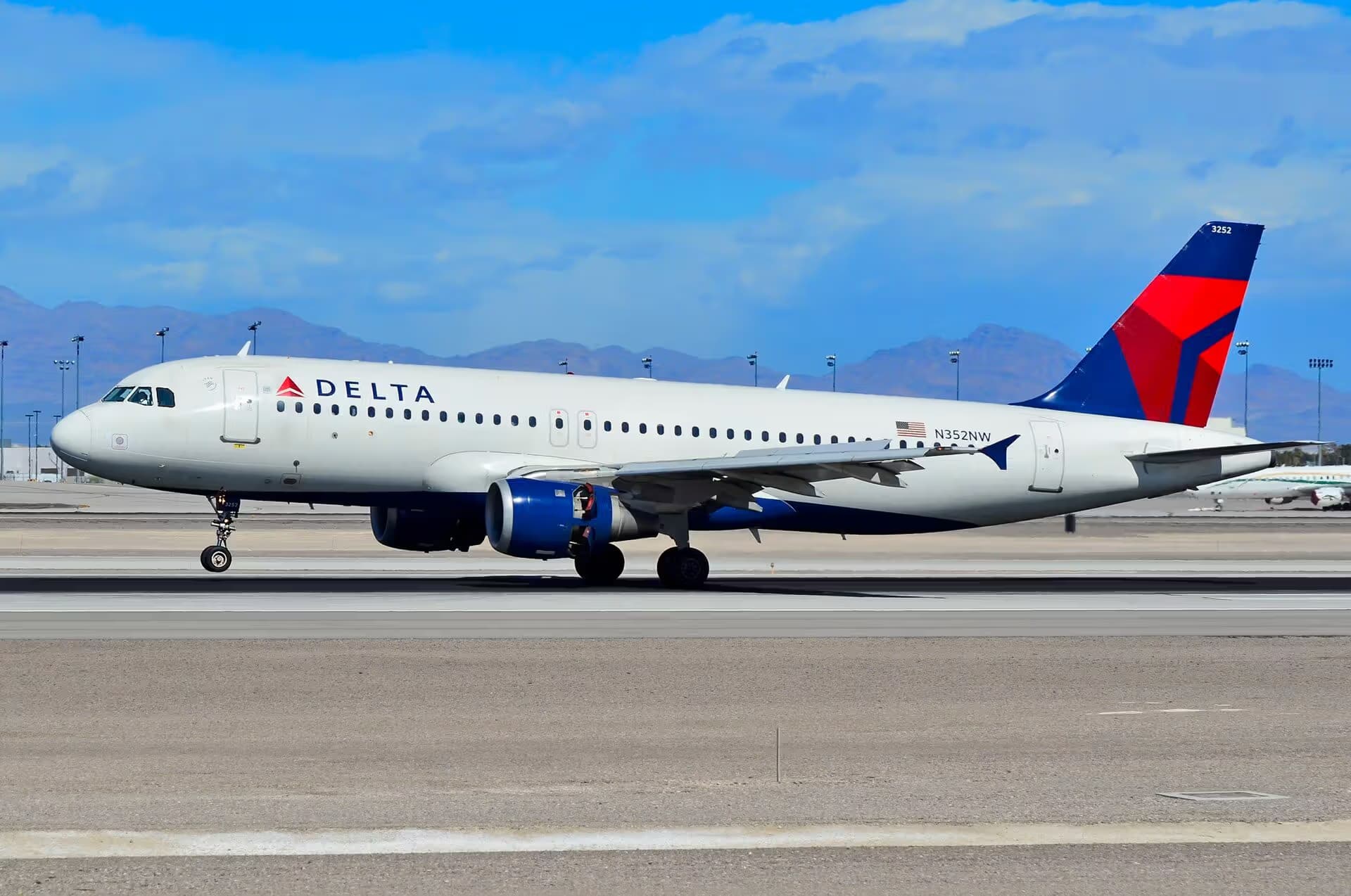 N352NW — Airbus