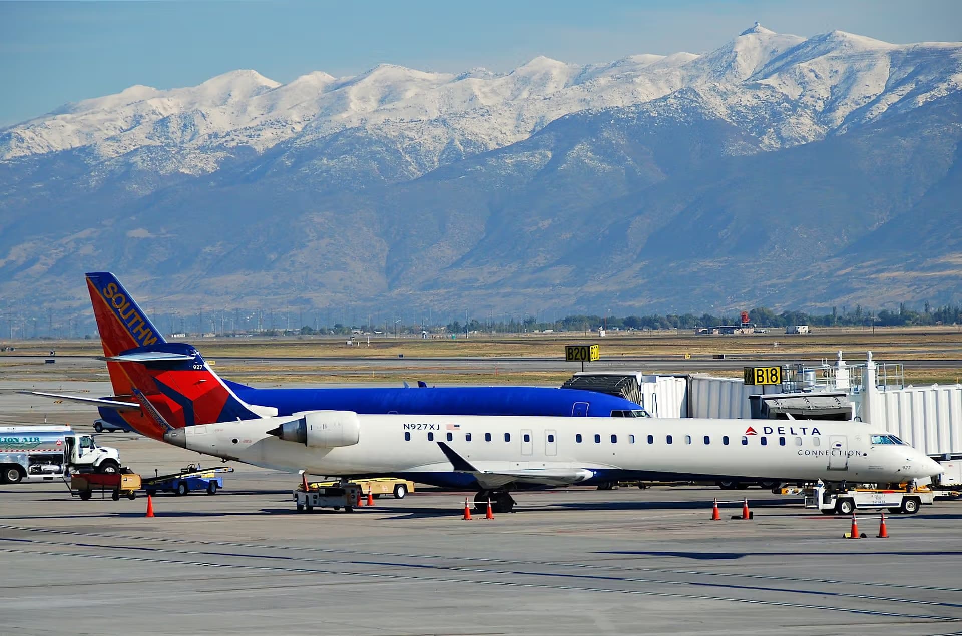 N927XJ — Bombardier