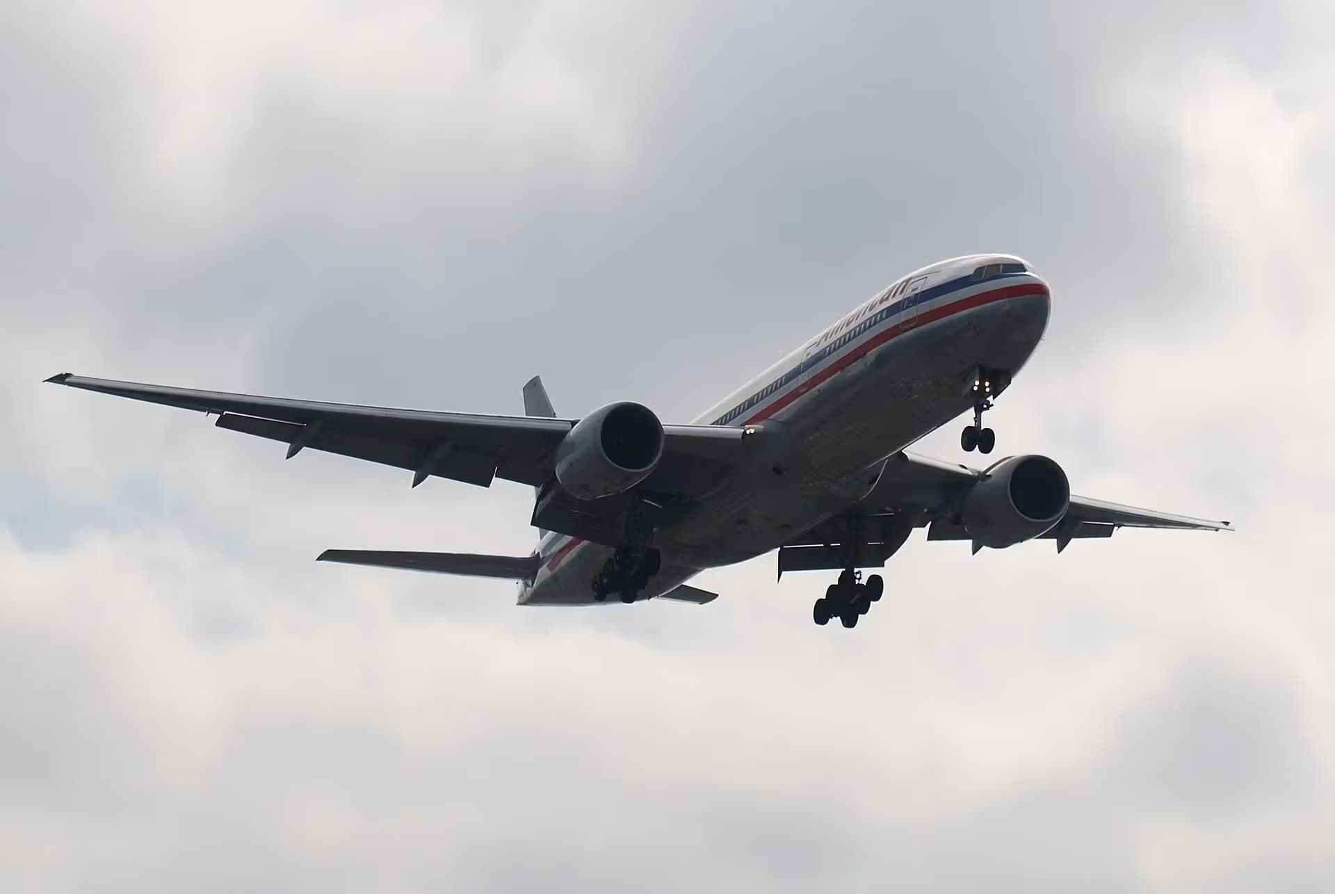 N761AJ — Twin-engine aircraft