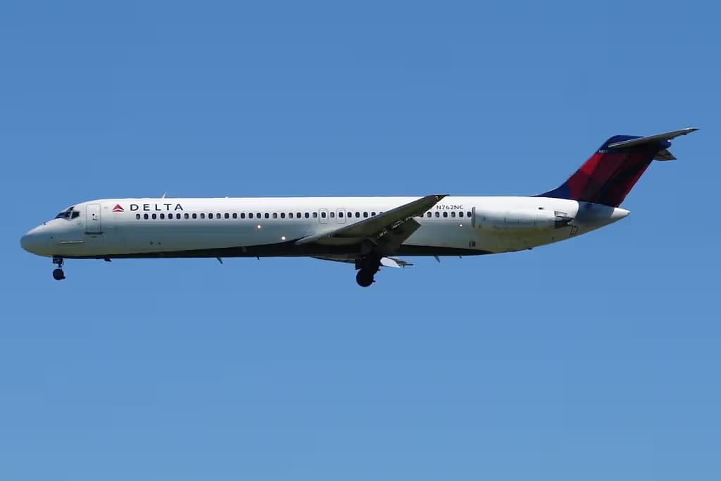 N762NC — Douglas
