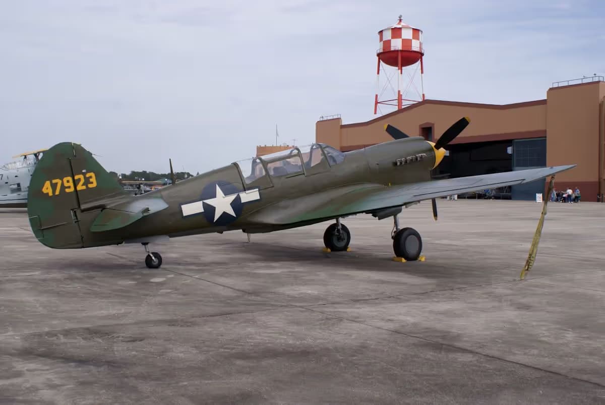 Unidentified — Single-engine aircraft