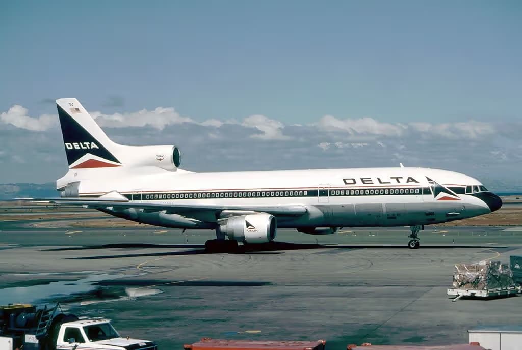 N763DL — Lockheed